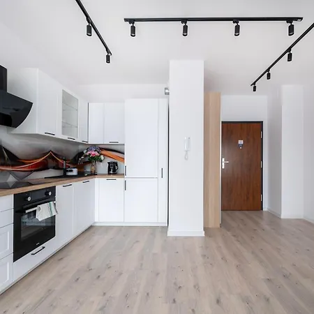 Pomorska - 50m2 With Balcony - By Rentujemy Apartment Lodz