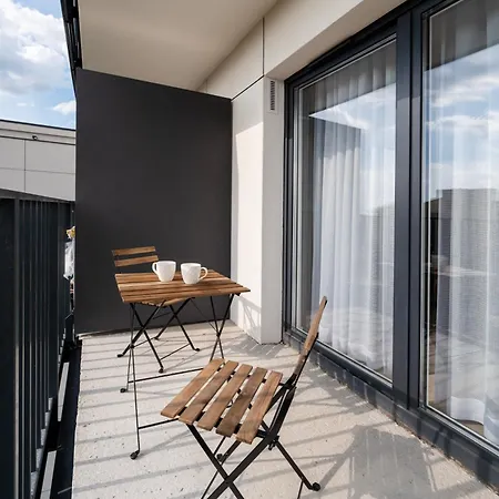 Apartment Pomorska - 50m2 With Balcony - By Rentujemy