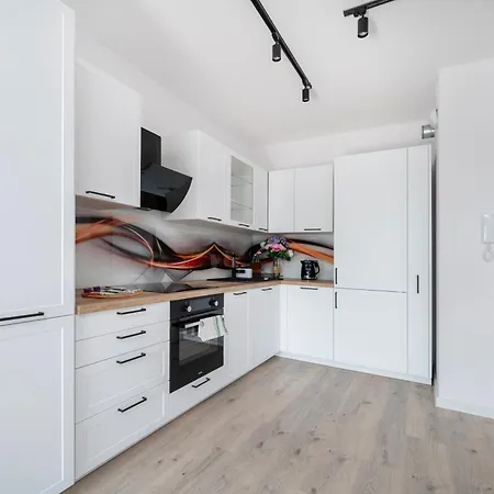 Apartment Pomorska - 50m2 With Balcony - By Rentujemy