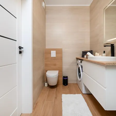 Pomorska - 50m2 With Balcony - By Rentujemy Apartament